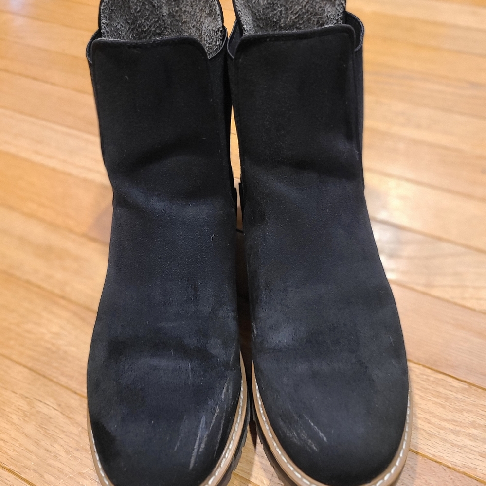 Kensie Kerman boots